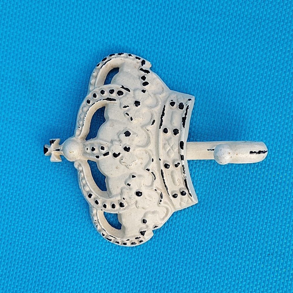 Vintage Off White Shabby Chic Metal Crown Towel Wall Hook